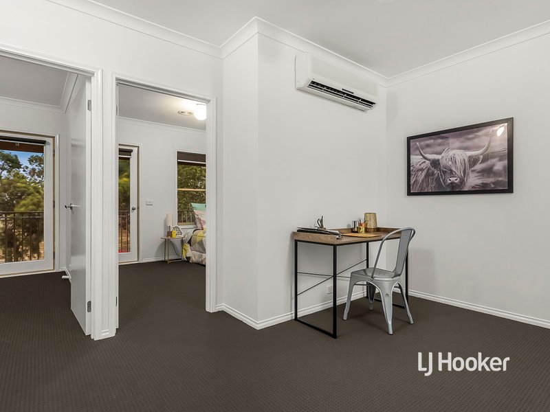 Photo - 1/14 Mickleton Grove, Point Cook VIC 3030 - Image 8