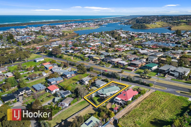 Photo - 114 Myer Street, Lakes Entrance VIC 3909 - Image 3