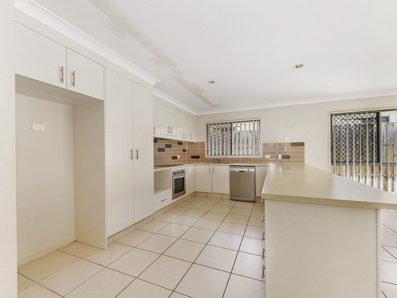 Photo - 114 Observatory Drive, Reedy Creek QLD 4227 - Image 4