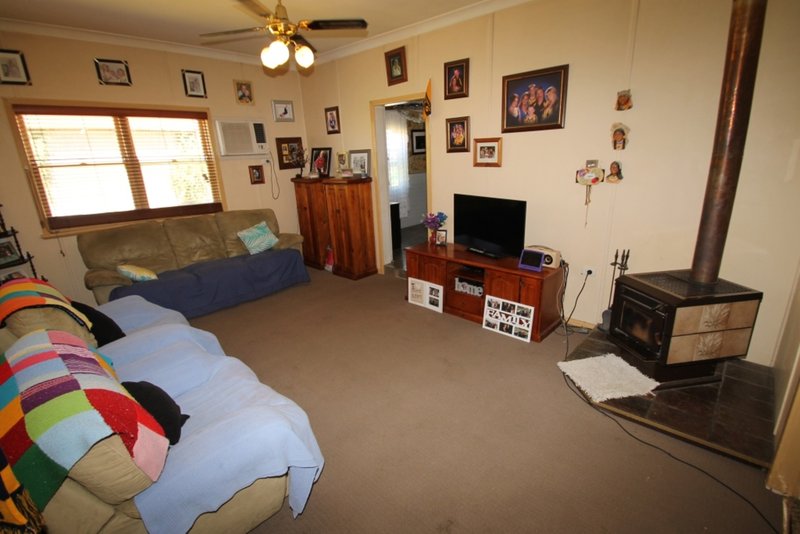 Photo - 114 Railway Avenue, Quirindi NSW 2343 - Image 3