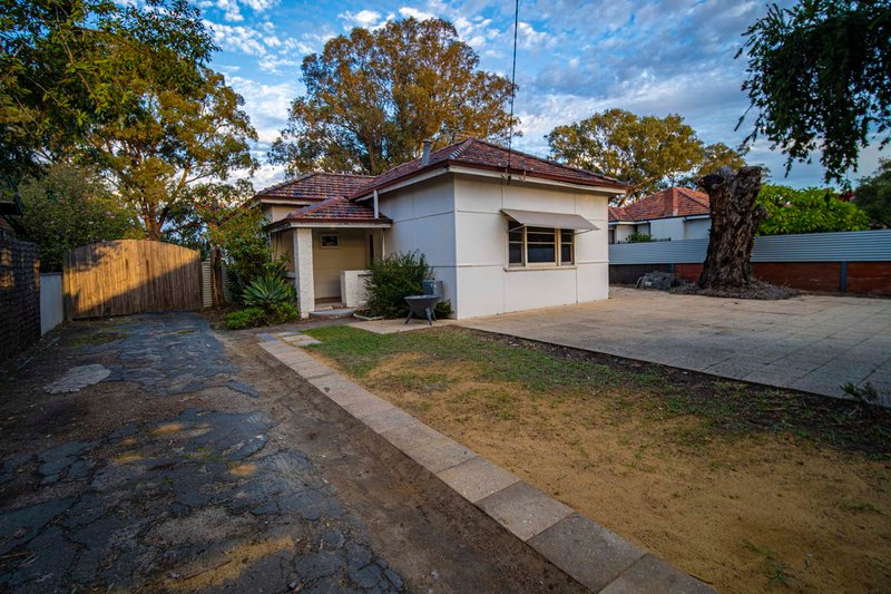 Photo - 114 River View Avenue, South Guildford WA 6055 - Image 2