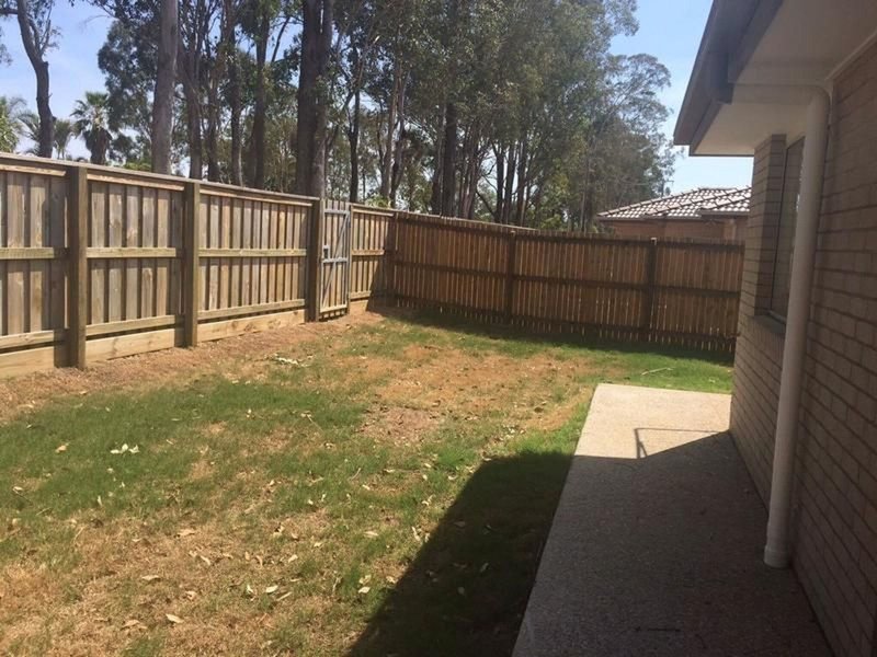 Photo - 1/14 Riverpilly Court, Morayfield QLD 4506 - Image 6