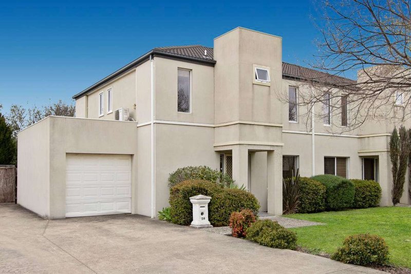 114 Sovereign Manors Crescent, Rowville VIC 3178