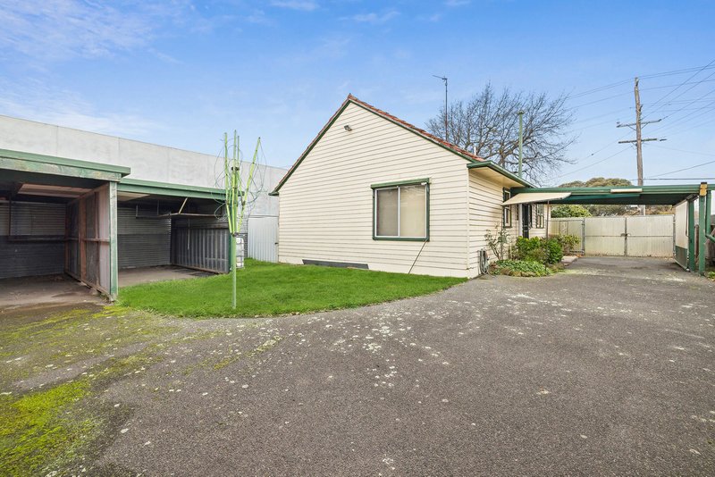 Photo - 114 Sutton Street, Delacombe VIC 3356 - Image 6