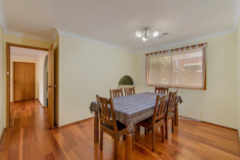 Photo - 114 Trobriand Crescent, Glenfield NSW 2167 - Image 3