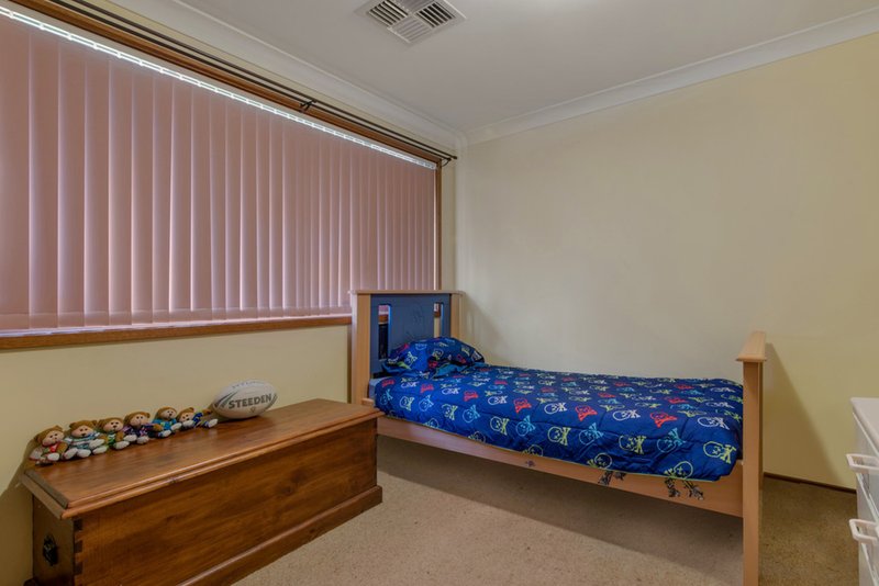 Photo - 114 Trobriand Crescent, Glenfield NSW 2167 - Image 7