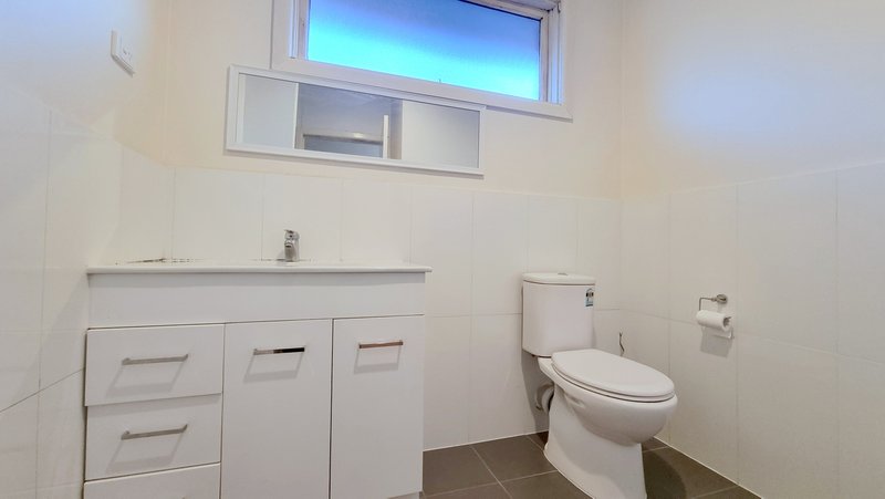 Photo - 114 Watsons Road, Glen Waverley VIC 3150 - Image 12