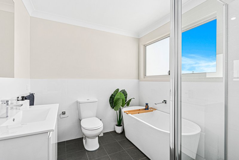 Photo - 1/14 Wentworth Street, Oak Flats NSW 2529 - Image 7