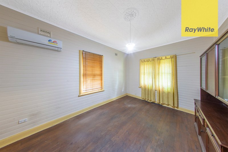 Photo - 114 Windsor Road, Northmead NSW 2152 - Image 4