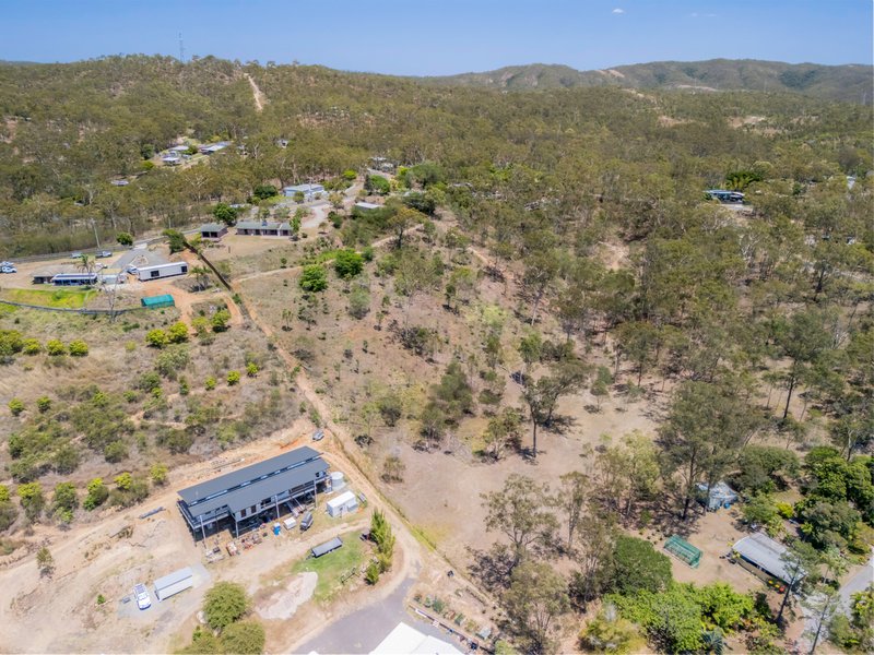 Photo - 114 Yalkarra Crescent, Wurdong Heights QLD 4680 - Image 30