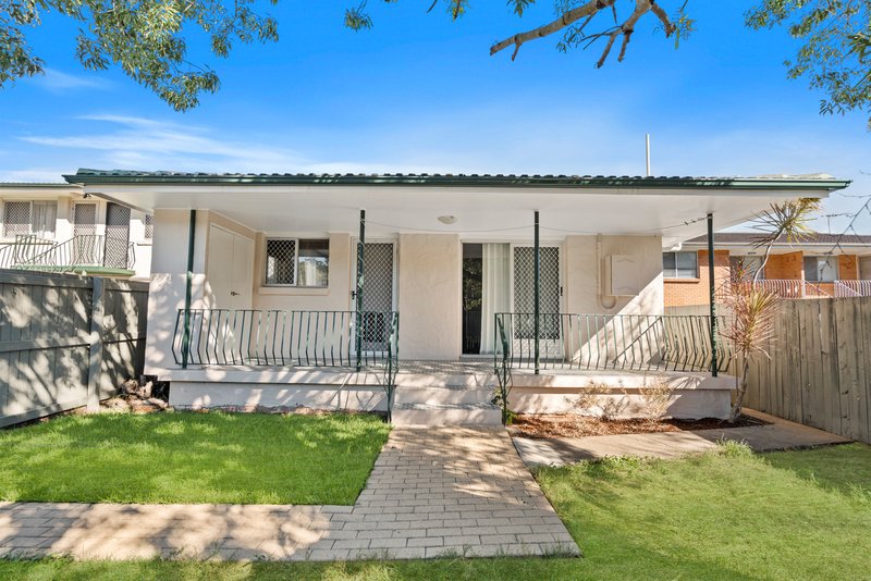 Photo - 1/140 Bankside Street, Nathan QLD 4111 - Image 1