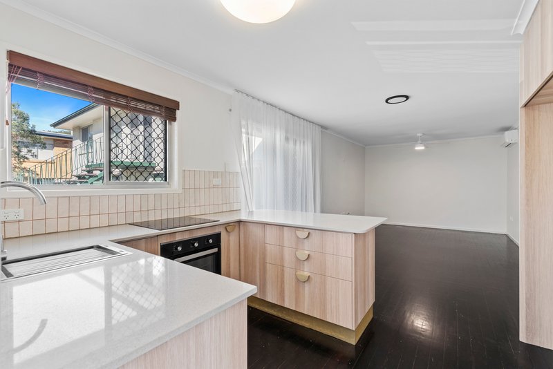 Photo - 1/140 Bankside Street, Nathan QLD 4111 - Image 5