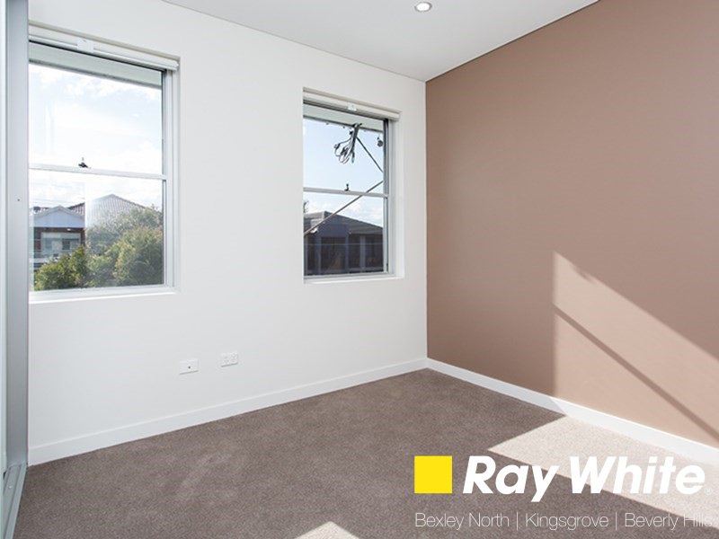 Photo - 1/140 Moorefields Road, Kingsgrove NSW 2208 - Image 2