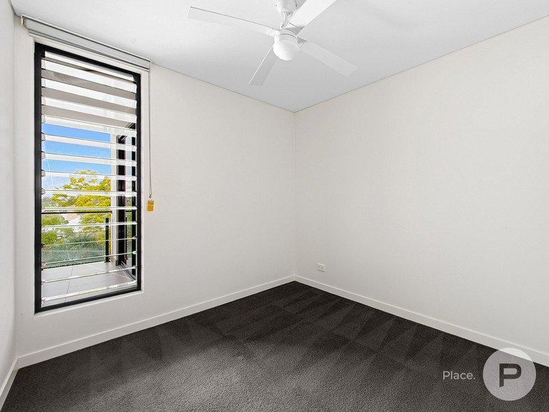 Photo - 11/41 Clarence Road, Indooroopilly QLD 4068 - Image 13