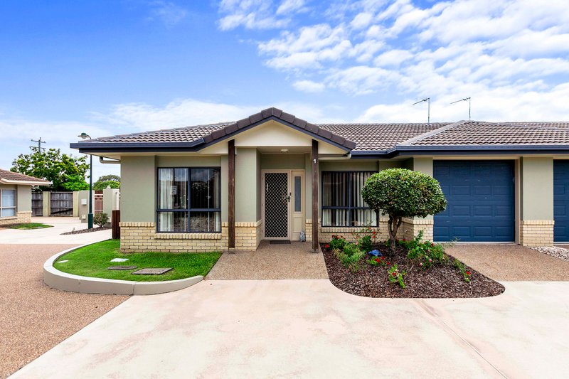 Photo - 1/142-146 Elizabeth Street, Urangan QLD 4655 - Image 1