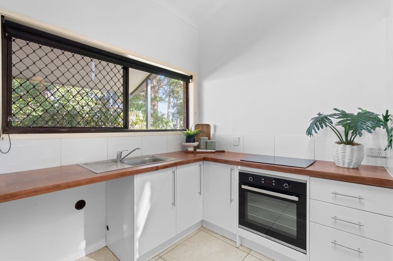 Photo - 1/142 Oxley Drive, Paradise Point QLD 4216 - Image 6