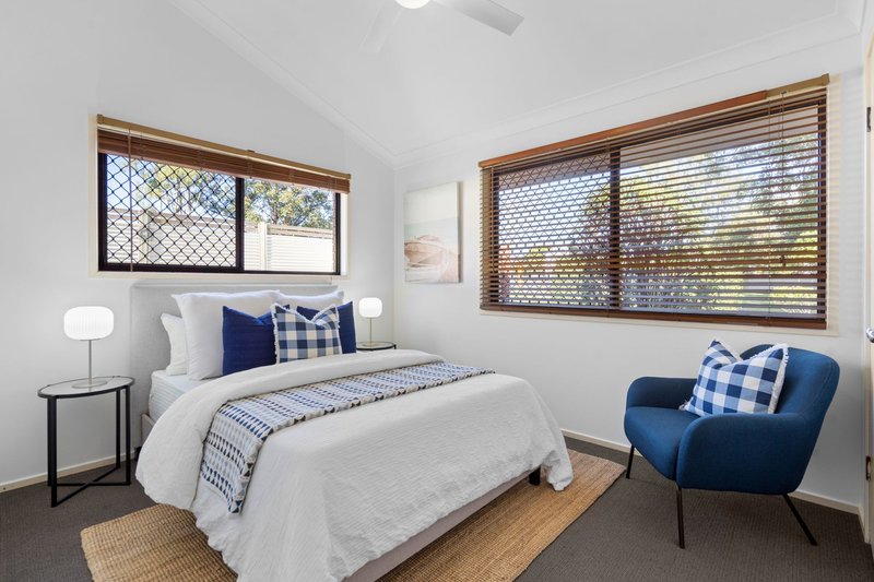 Photo - 1/142 Oxley Drive, Paradise Point QLD 4216 - Image 11