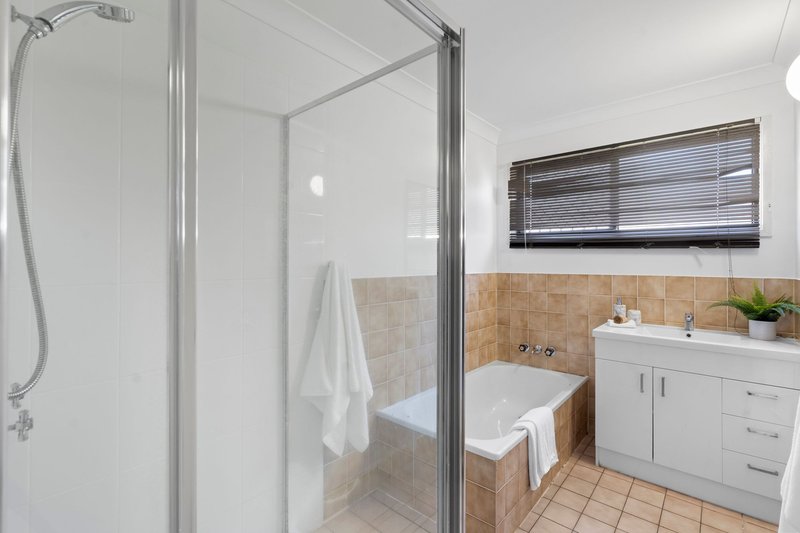 Photo - 1/142 Oxley Drive, Paradise Point QLD 4216 - Image 12