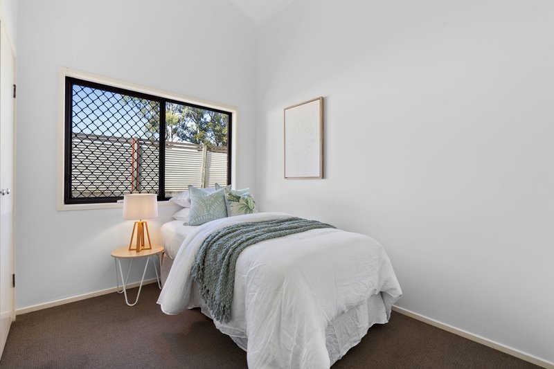 Photo - 1/142 Oxley Drive, Paradise Point QLD 4216 - Image 13