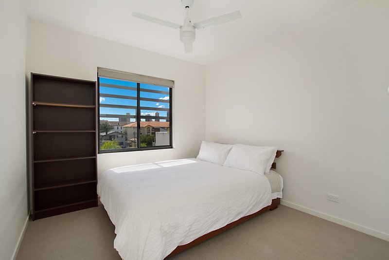 Photo - 11/43-45 Anembo Street, Chevron Island QLD 4217 - Image 6