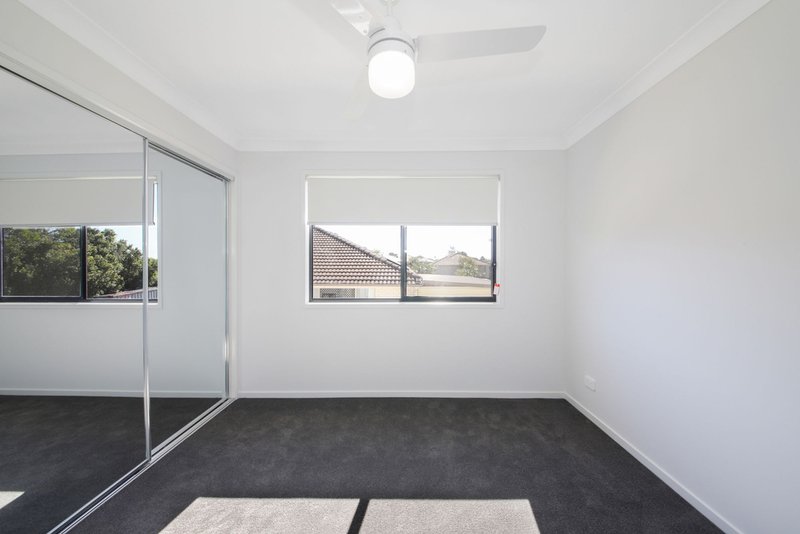 Photo - 1/143 Peverell Street, Hillcrest QLD 4118 - Image 4