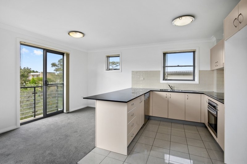 Photo - 11/43 Roseberry Street, Manly Vale NSW 2093 - Image 3