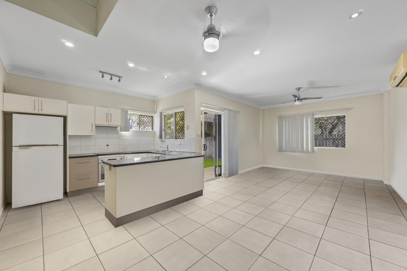 Photo - 1/144 Queens Road, Hermit Park QLD 4812 - Image 3