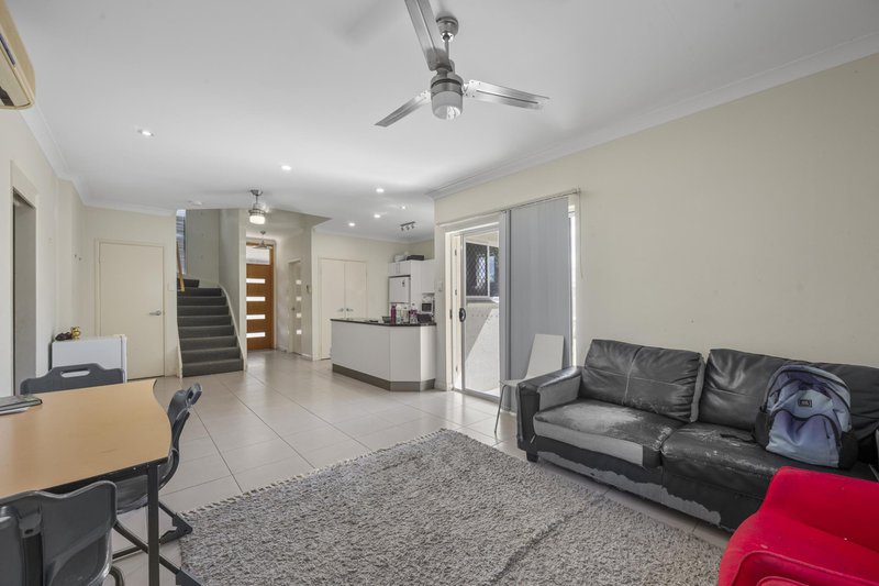 Photo - 1/144 Queens Road, Hermit Park QLD 4812 - Image 4