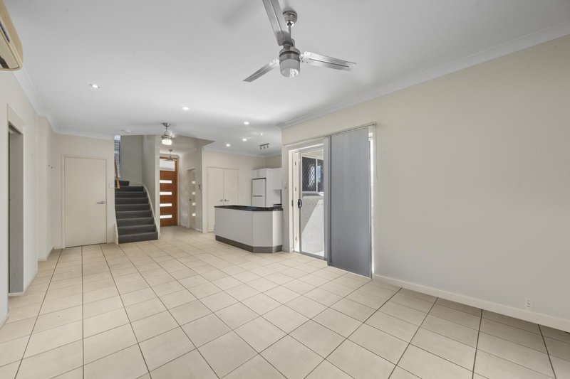 Photo - 1/144 Queens Road, Hermit Park QLD 4812 - Image 12