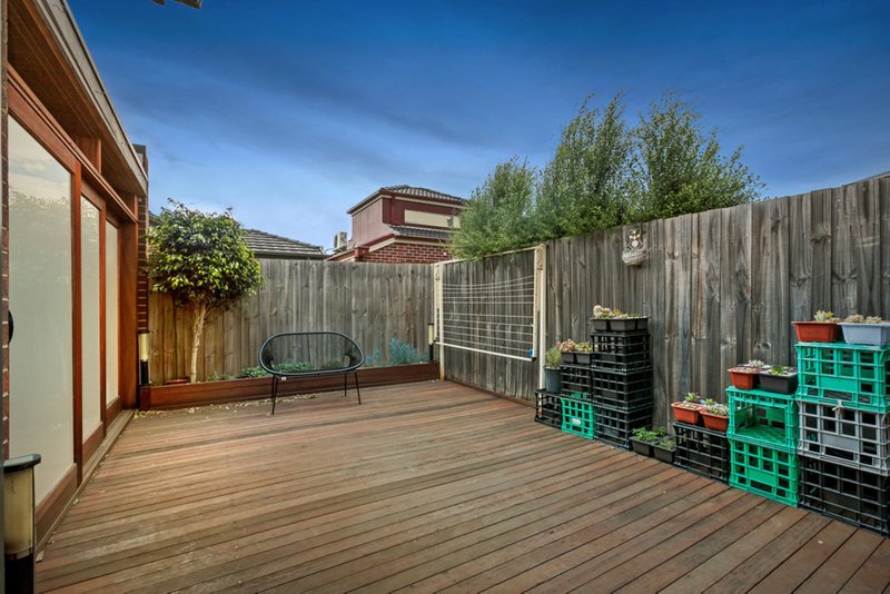 Photo - 1/144 St Vigeons Road, Reservoir VIC 3073 - Image 6