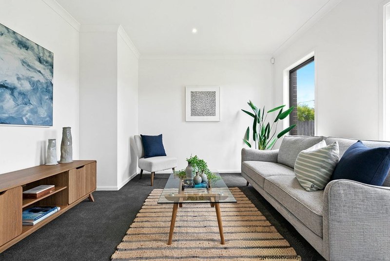 Photo - 1/145 Fortescue Avenue, Seaford VIC 3198 - Image 2