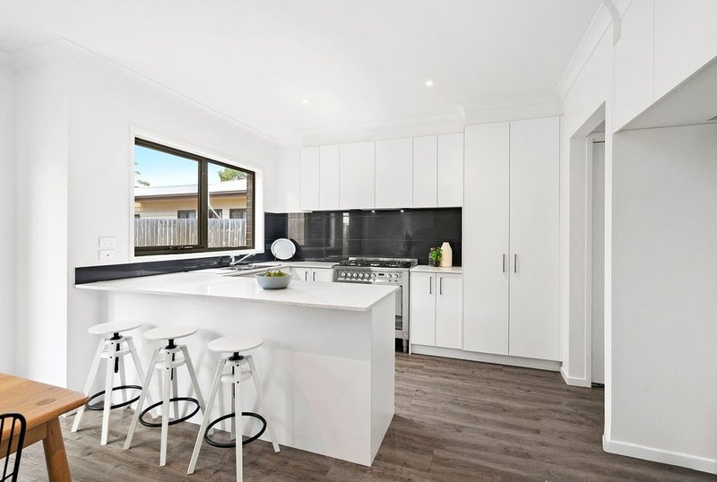 Photo - 1/145 Fortescue Avenue, Seaford VIC 3198 - Image 4