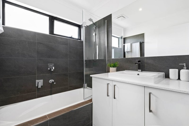 Photo - 1/145 Fortescue Avenue, Seaford VIC 3198 - Image 7