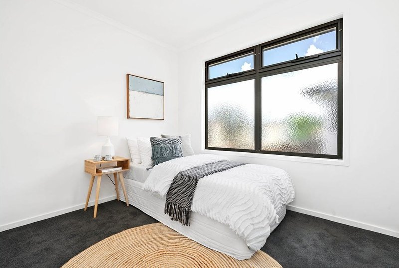 Photo - 1/145 Fortescue Avenue, Seaford VIC 3198 - Image 8