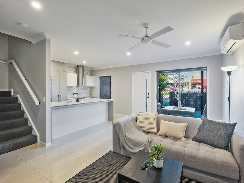 Photo - 1/145 Government Road, Richlands QLD 4077 - Image 3