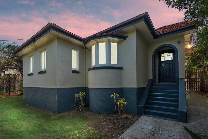 Photo - 1145 Logan Road, Holland Park West QLD 4121 - Image 3