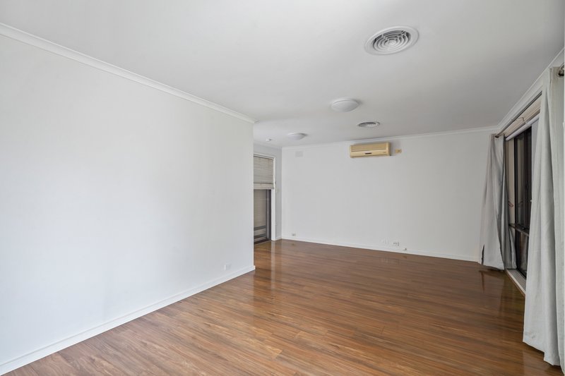 Photo - 1/1455 Pascoe Vale Road, Meadow Heights VIC 3048 - Image 4