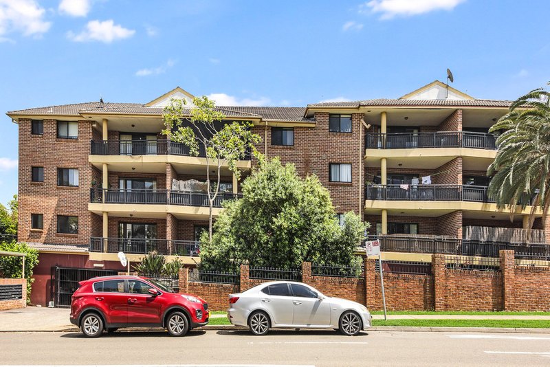 Photo - 1/146-152 Meredith Street, Bankstown NSW 2200 - Image 2