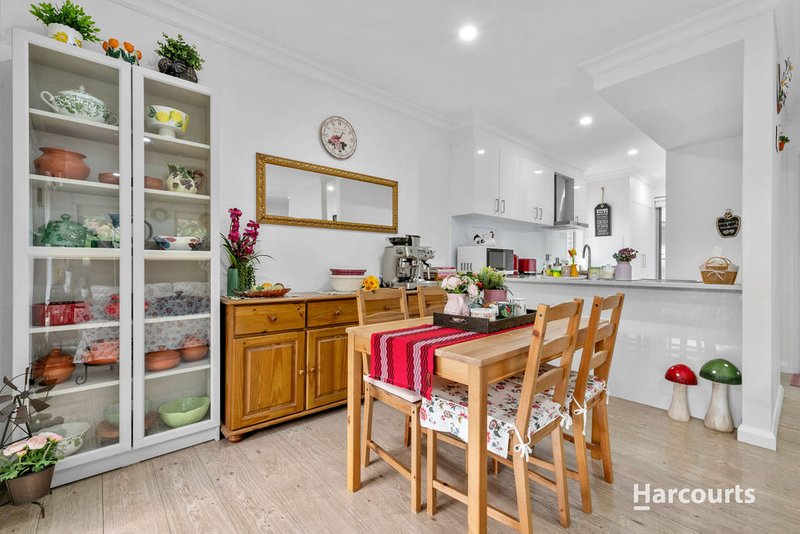 Photo - 1/147 Heatherdale Road, Vermont VIC 3133 - Image 6
