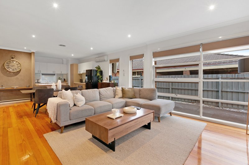 Photo - 1/148 Boldrewood Parade, Reservoir VIC 3073 - Image 3