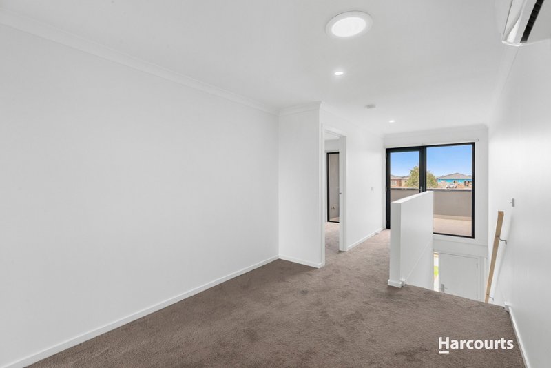 Photo - 1148 Dohertys Road, Tarneit VIC 3029 - Image 5