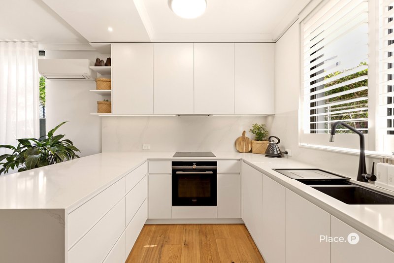 Photo - 1/148 Oxlade Drive, New Farm QLD 4005 - Image 8