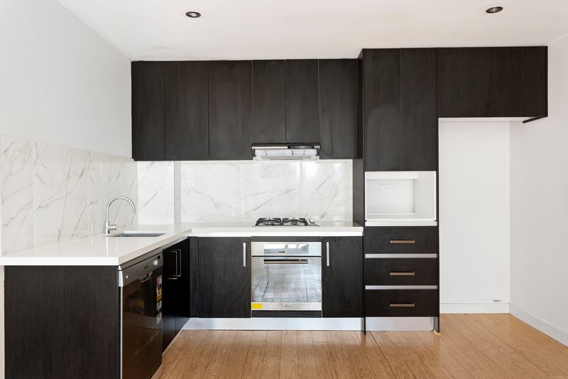 Photo - 11/481-483 Crown Street, West Wollongong NSW 2500 - Image 2