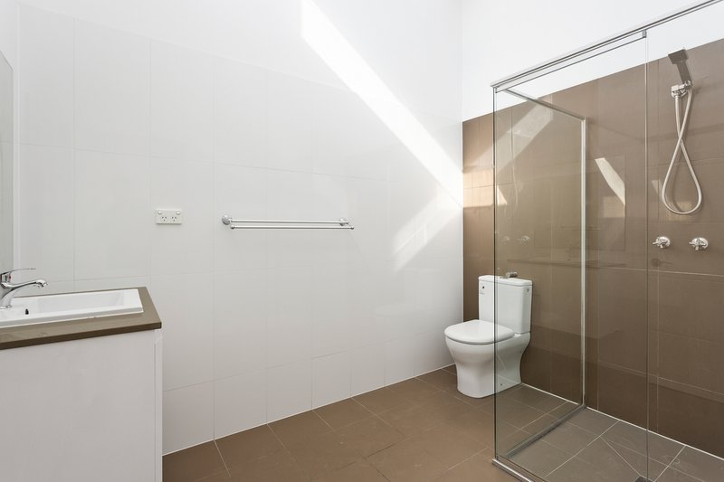Photo - 11/481-483 Crown Street, West Wollongong NSW 2500 - Image 6