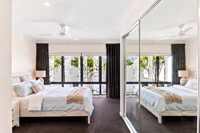 Photo - 11/4A-8 Hansford Road, Coombabah QLD 4216 - Image 10
