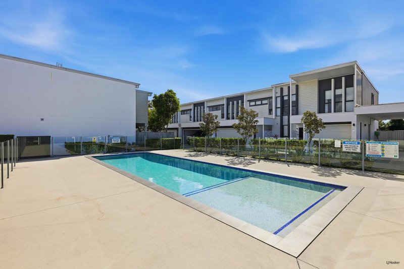 Photo - 11/4A-8 Hansford Road, Coombabah QLD 4216 - Image 13