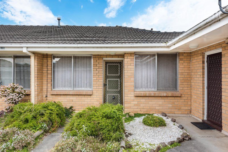 Photo - 11/4A Colonsay Road, Springvale VIC 3171 - Image 1