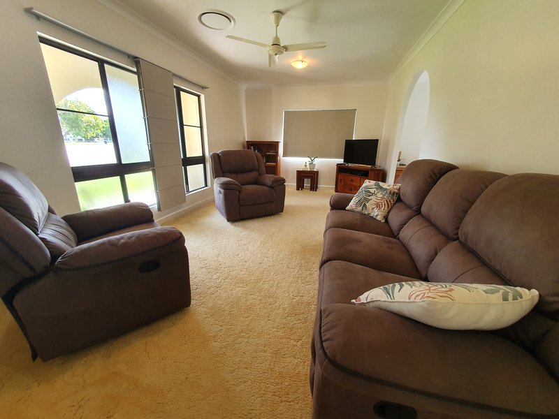 Photo - 115-117 Twelfth Avenue, Home Hill QLD 4806 - Image 4