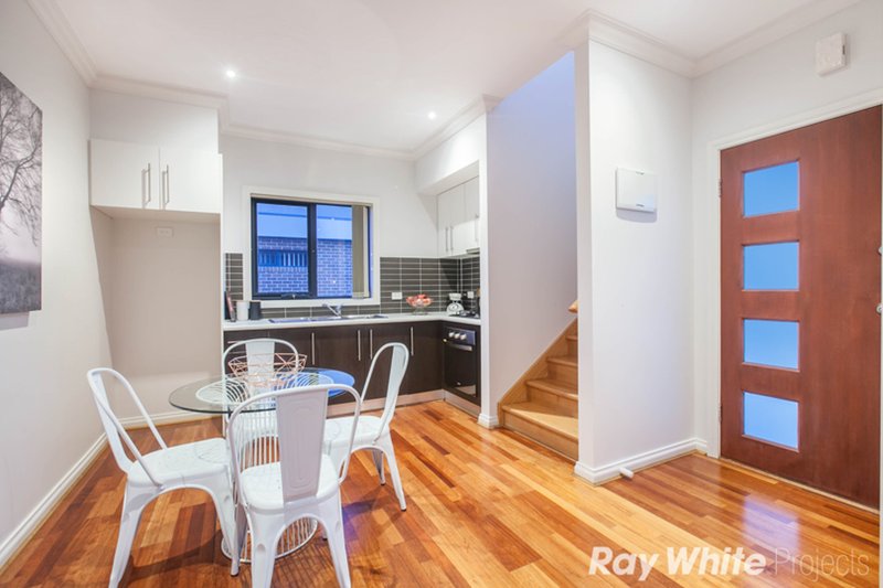 Photo - 1/15-16 Macartney Street, Reservoir VIC 3073 - Image 4