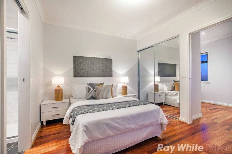 Photo - 1/15-16 Macartney Street, Reservoir VIC 3073 - Image 6